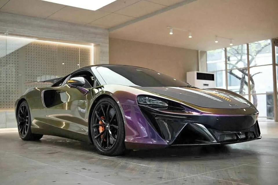 2023 McLaren Artura 3