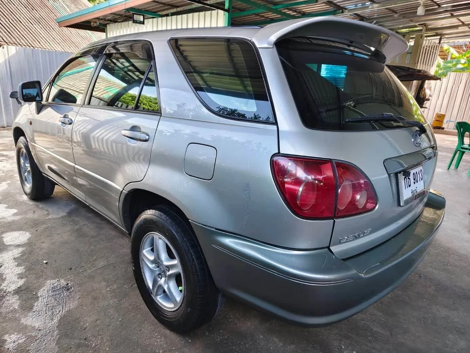 2000 Toyota Harrier I 2
