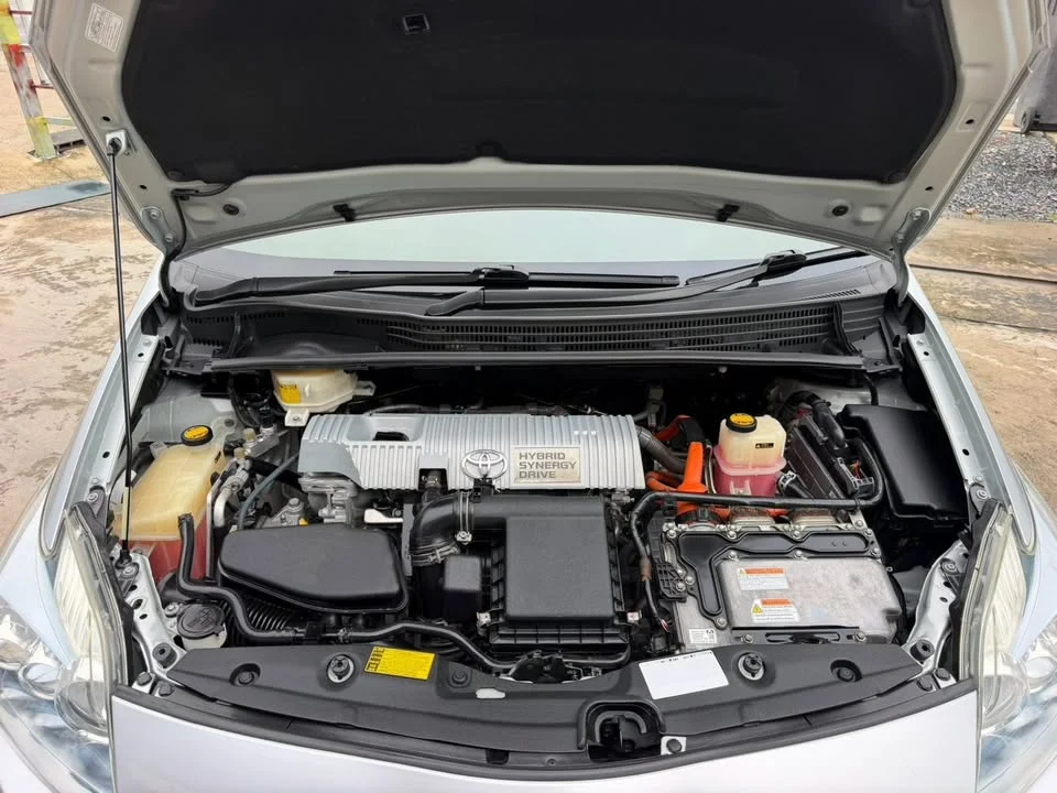 2011 Toyota Prius III 2