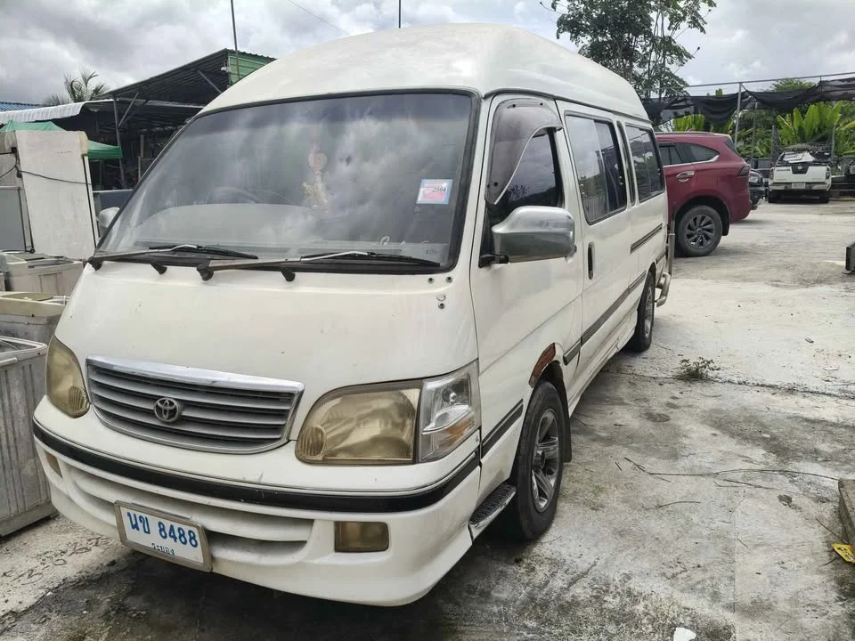 2015 Toyota Commuter IV (H100) 3