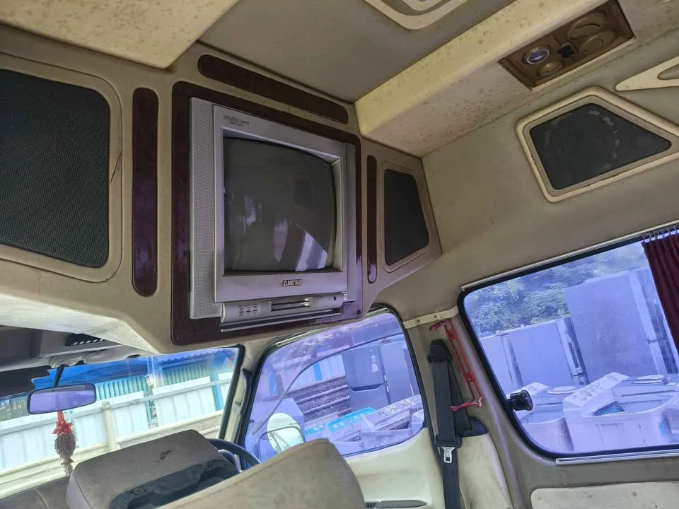 2015 Toyota Commuter IV (H100) 2