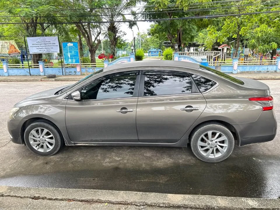 2012 Nissan Sylphy III (B17) 3
