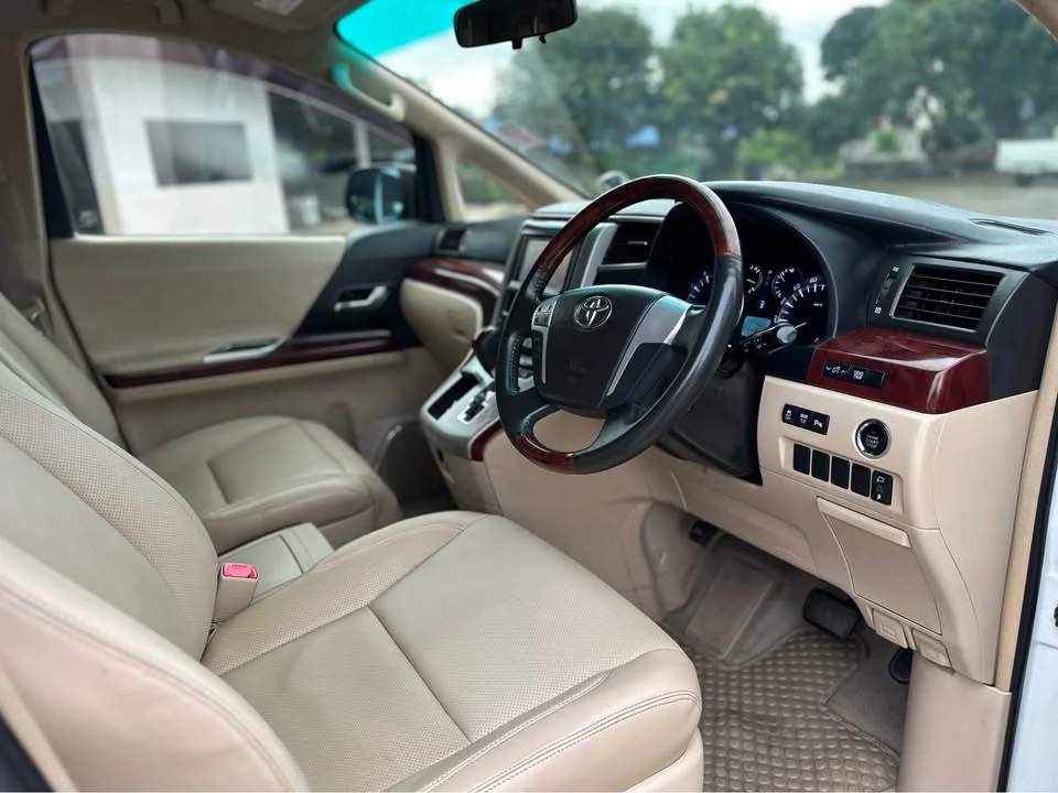 2010 Toyota Alphard, Vellfire II (AH20) 3