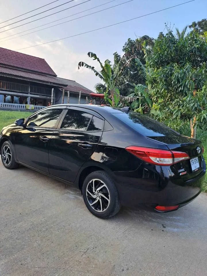 2018 Toyota Yaris ATIV III 2