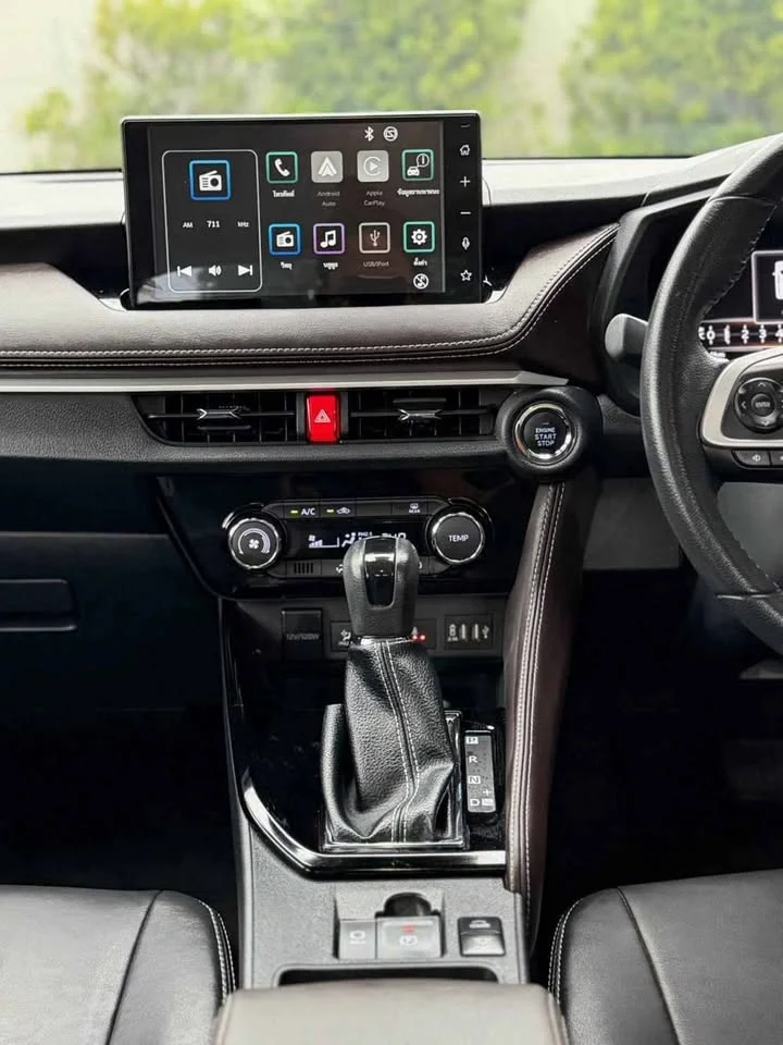 2024 Toyota Yaris ATIV IV 3