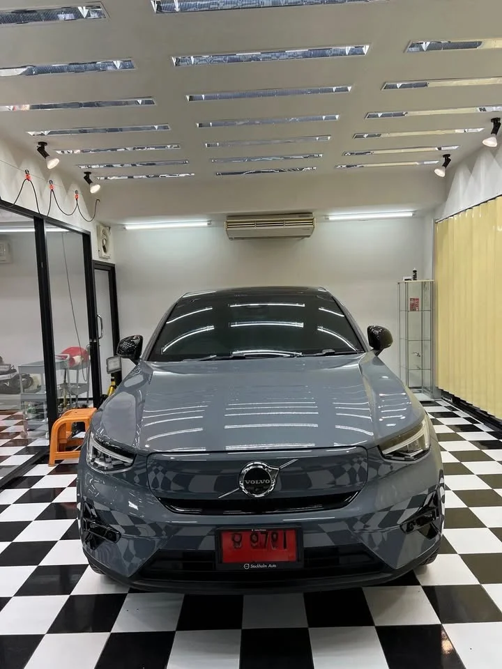 2024 Volvo XC40 2