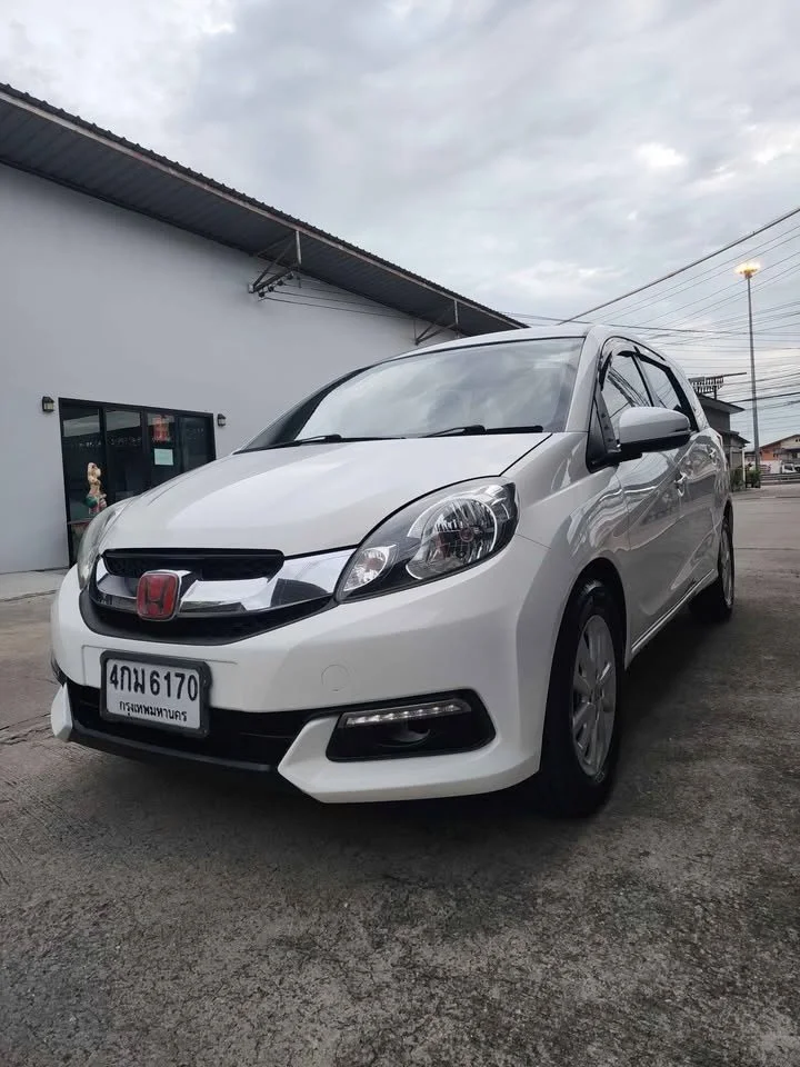 2015 Honda Mobilio II 2