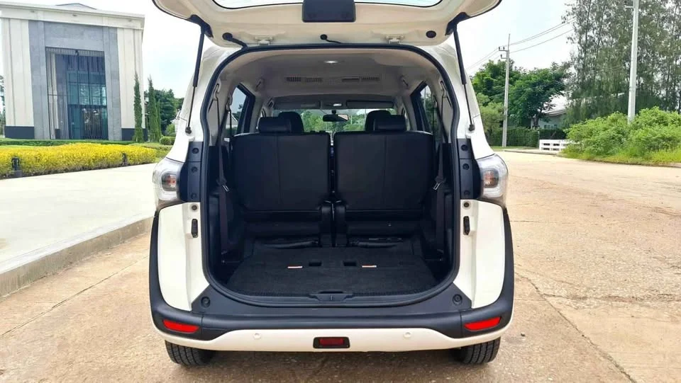 2018 Toyota Sienta II 2