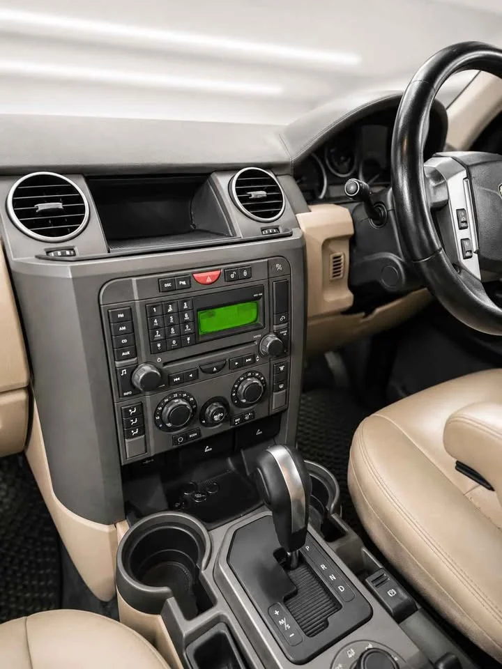 2005 Land Rover Discovery II 3 2