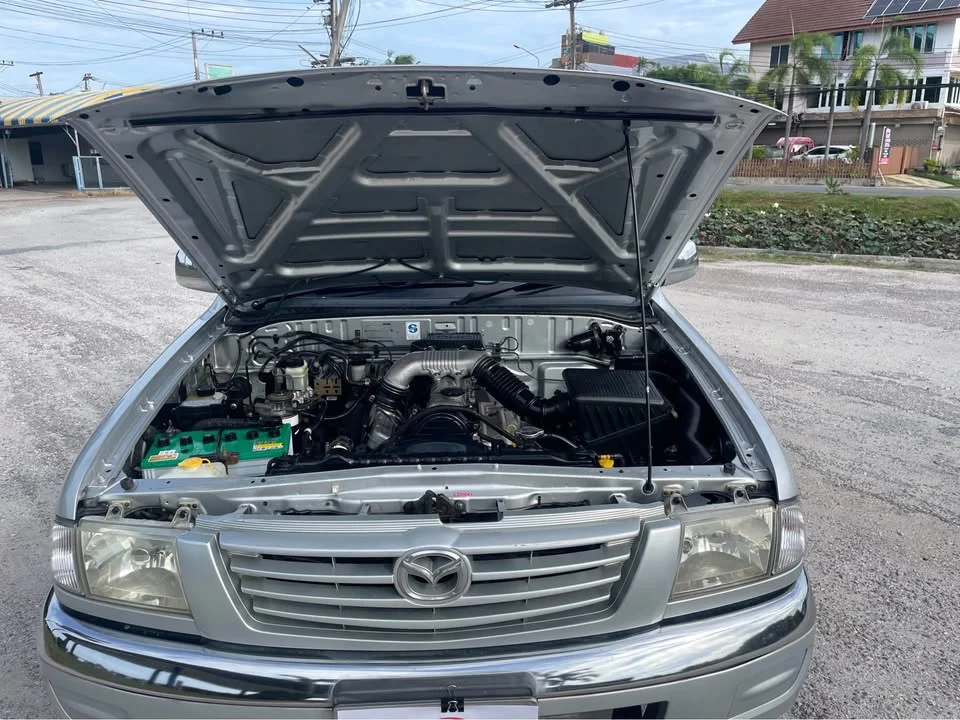 2005 Mazda 2500 Fighter V 2
