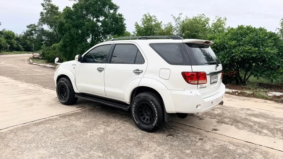 2005 Toyota Fortuner I 2