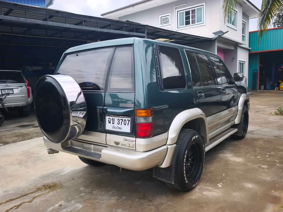 Isuzu Trooper II 3