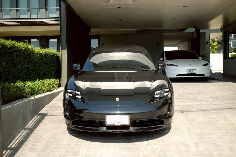 2023 Porsche Taycan 9J1 2
