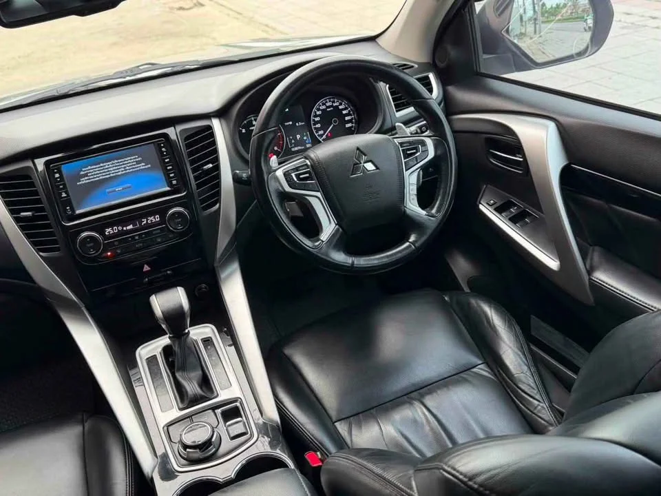 2016 Mitsubishi Pajero Sport III 2