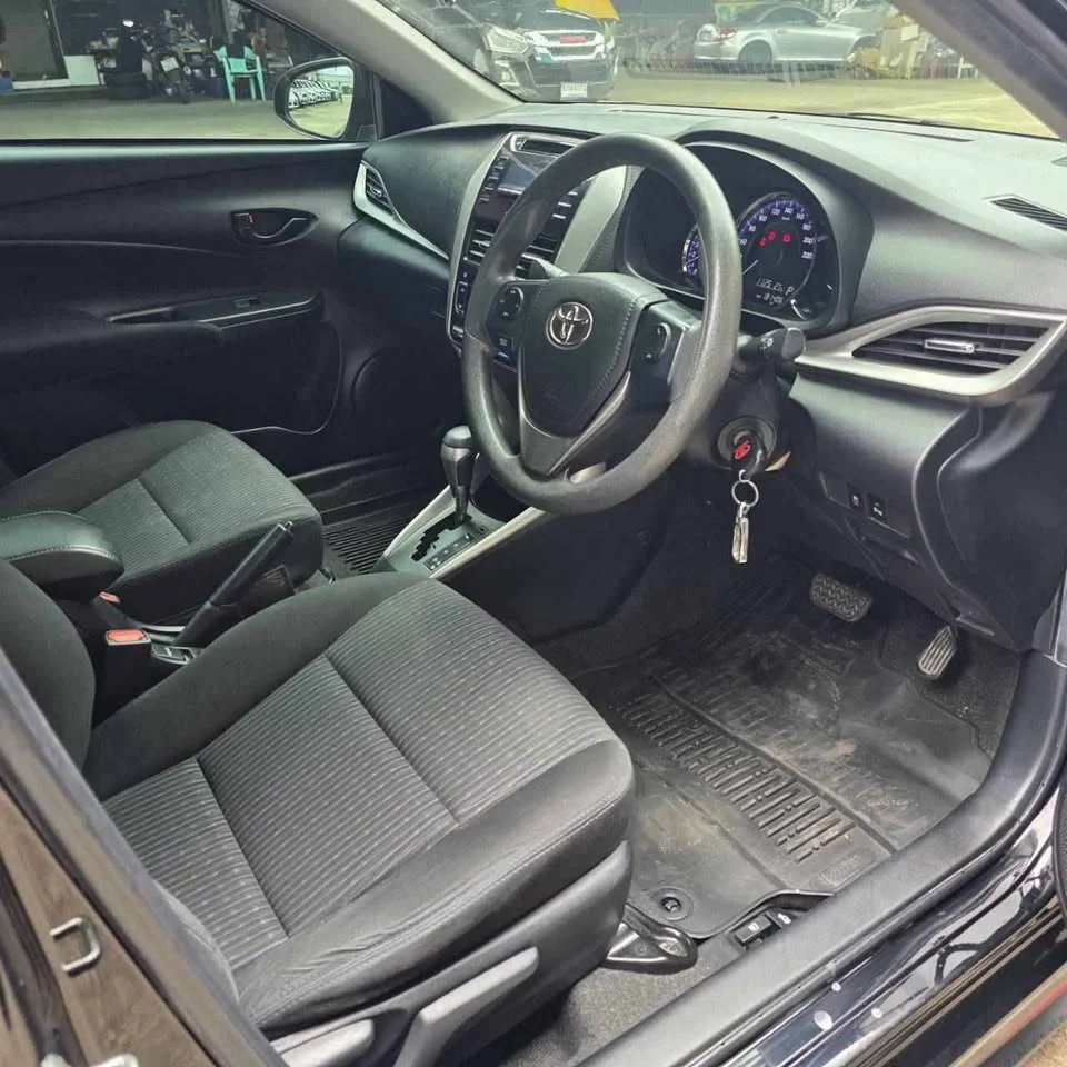 2017 Toyota Yaris ATIV III 3