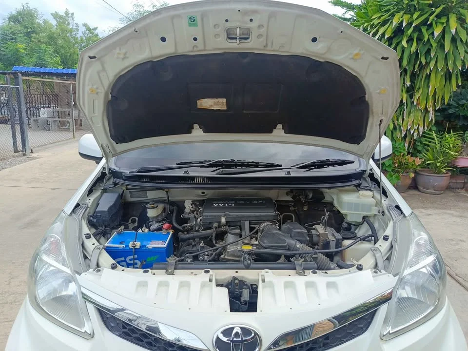 2012 Toyota Avanza II 2