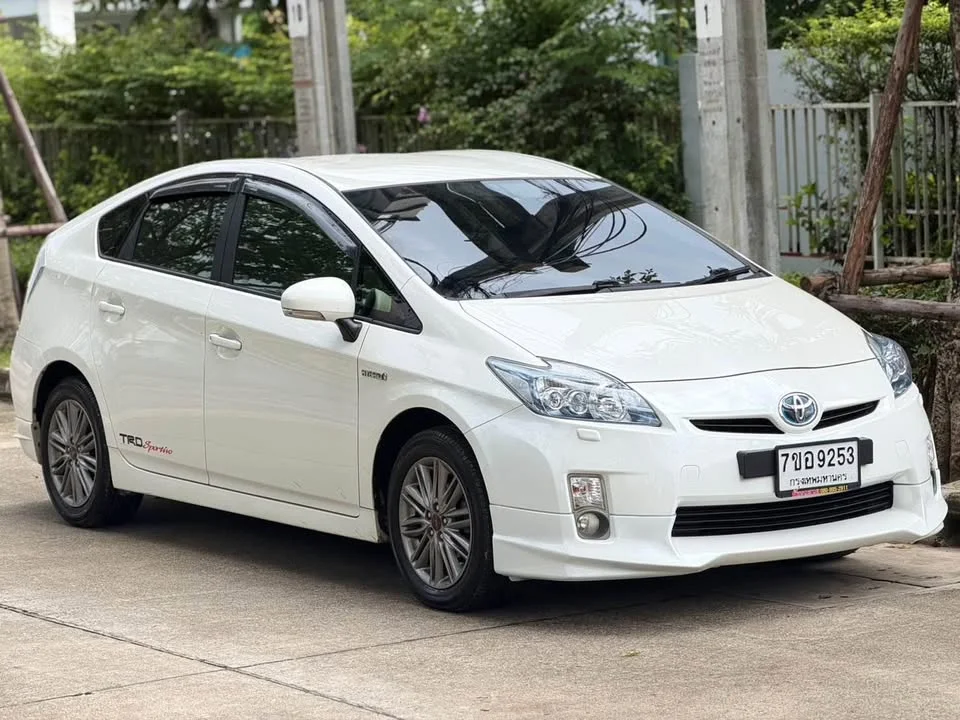 2012 Toyota Prius III 3