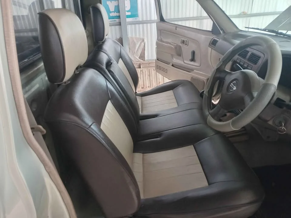2002 Nissan Frontier I 3