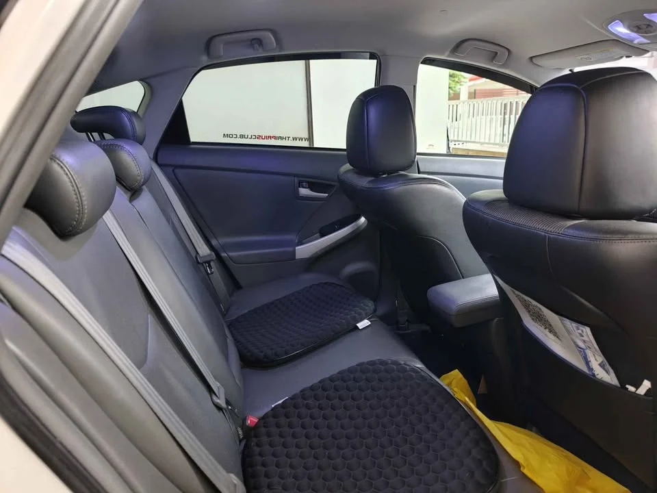 2011 Toyota Prius III 2