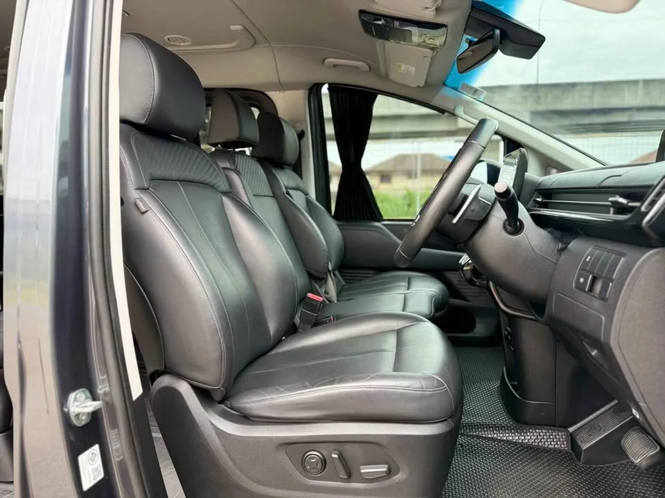 2021 Hyundai Staria US4 3