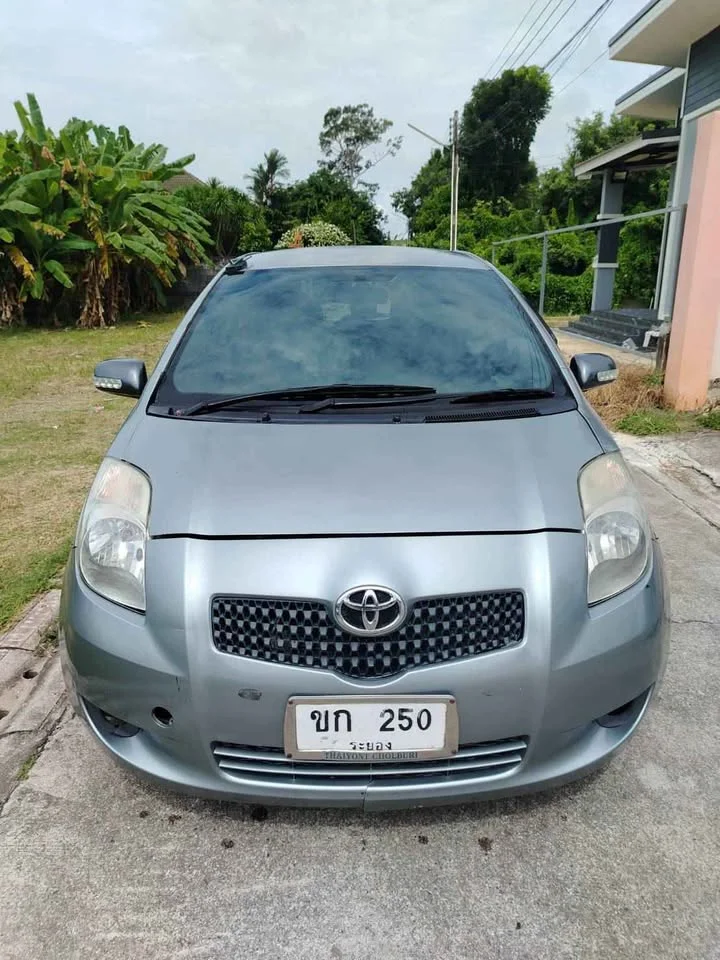 2006 Toyota Yaris II 2