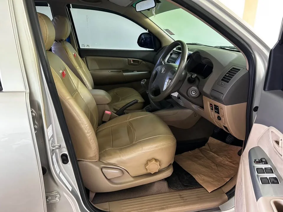 2012 Toyota Hilux VII 2