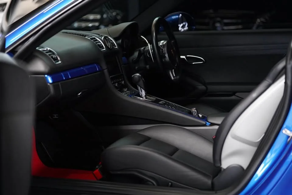 2015 Porsche Boxster and Cayman III 3