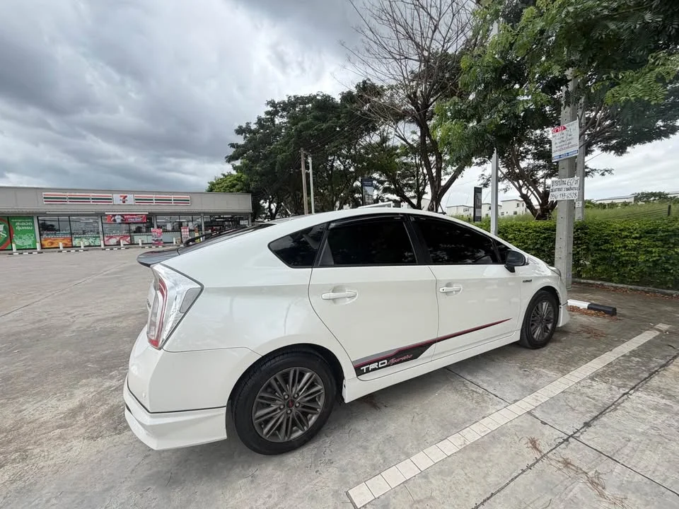 2015 Toyota Prius III 3