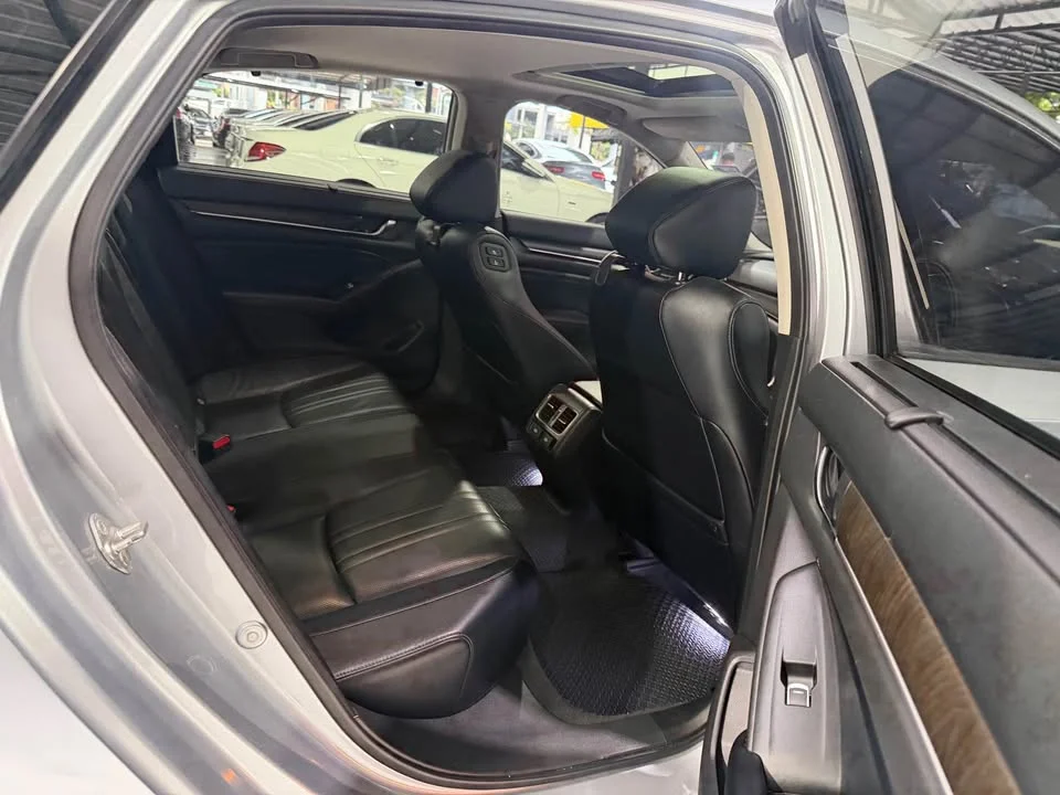 2019 Honda Accord X 2