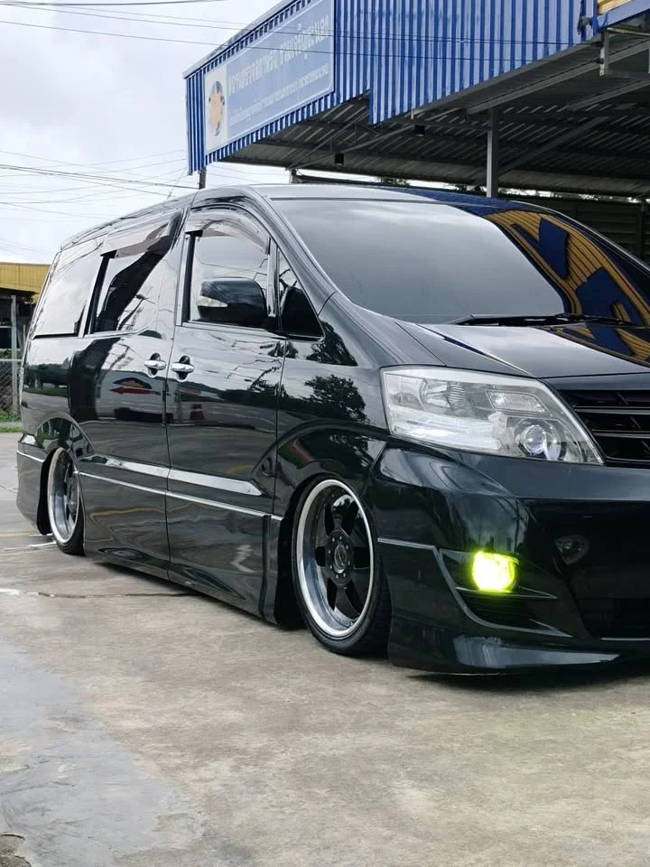 Toyota Alphard, Vellfire I (AH10) 3