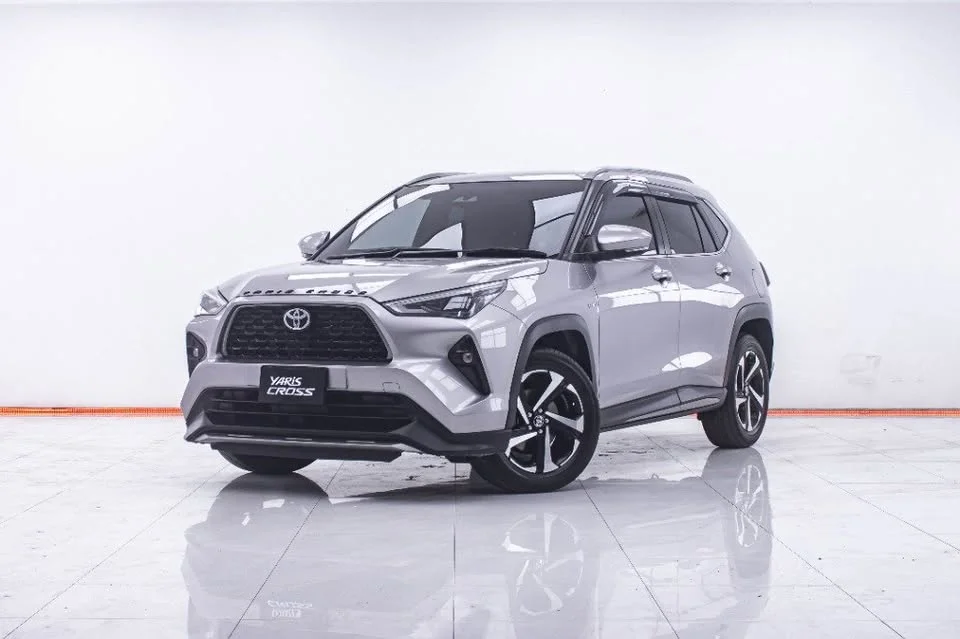 2025 Toyota Yaris Cross AC200 3