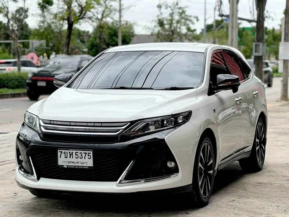 2015 Toyota Harrier III 3