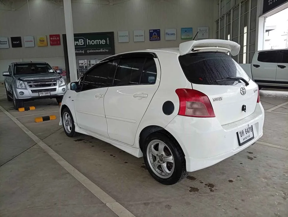 2007 Toyota Yaris II 2