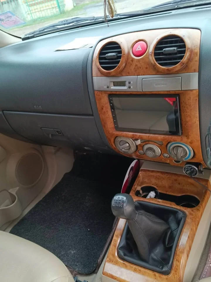 2009 Isuzu MU-7 2