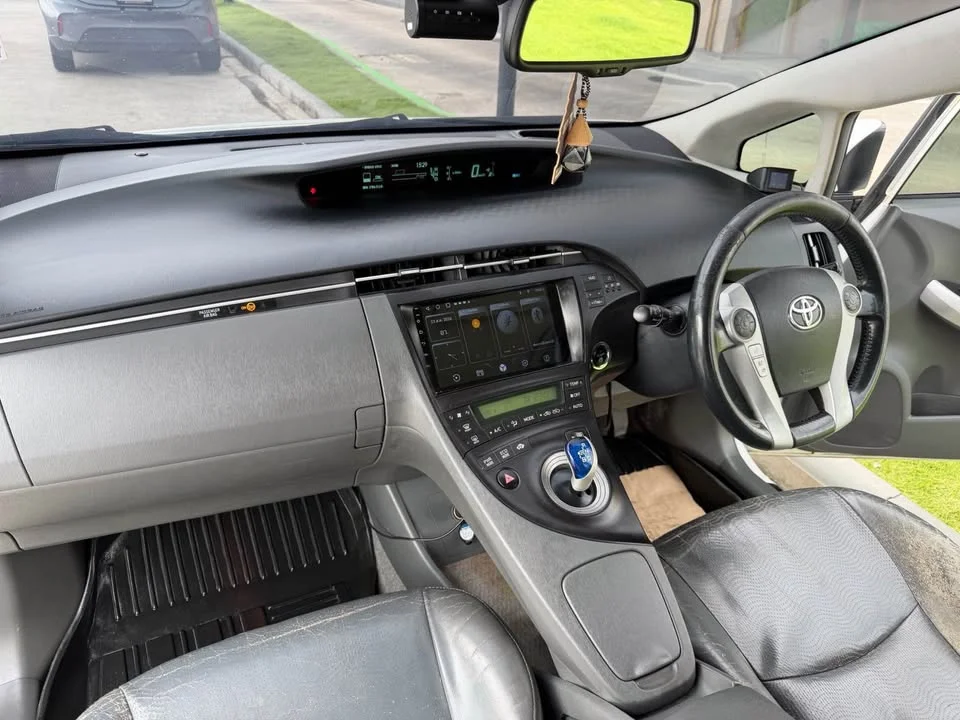 2012 Toyota Prius III 3