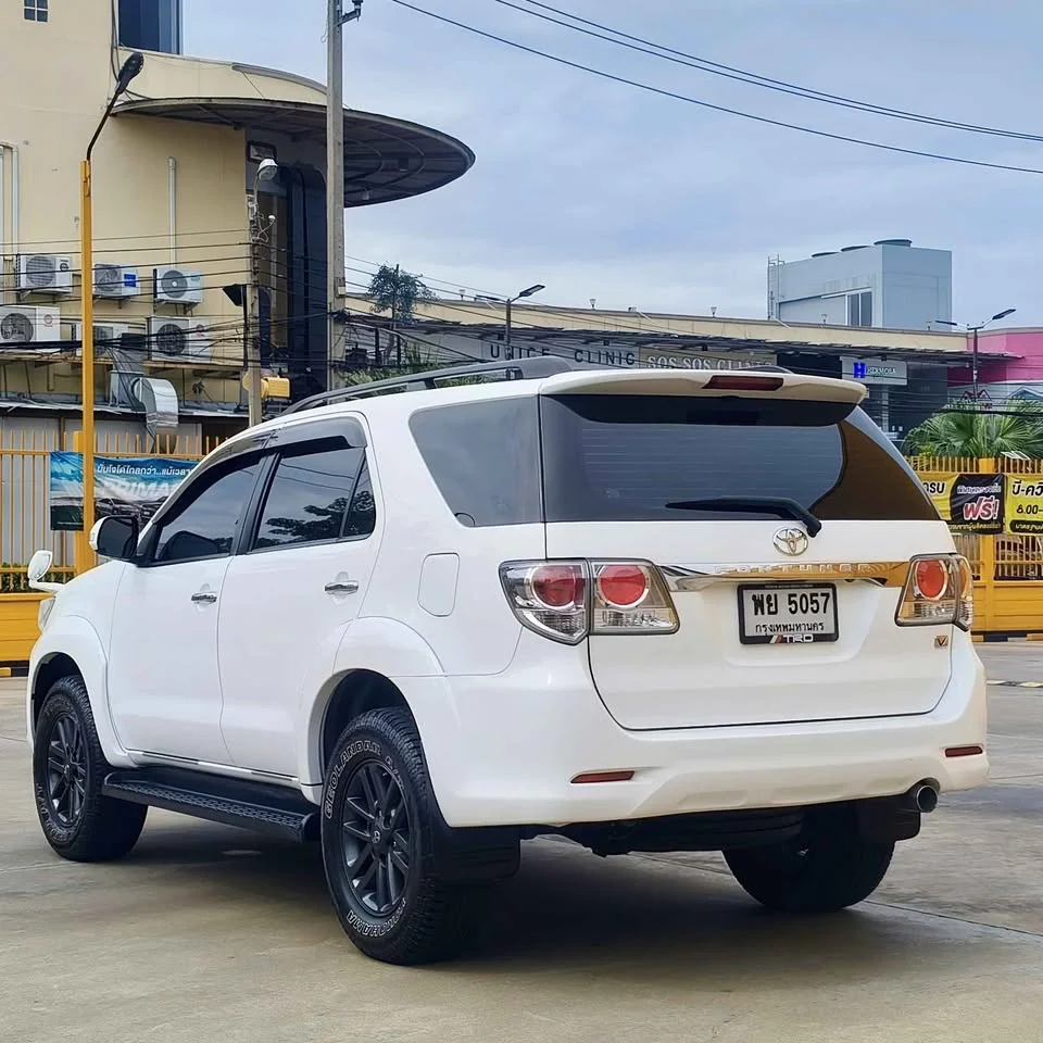 2013 Toyota Fortuner I 3