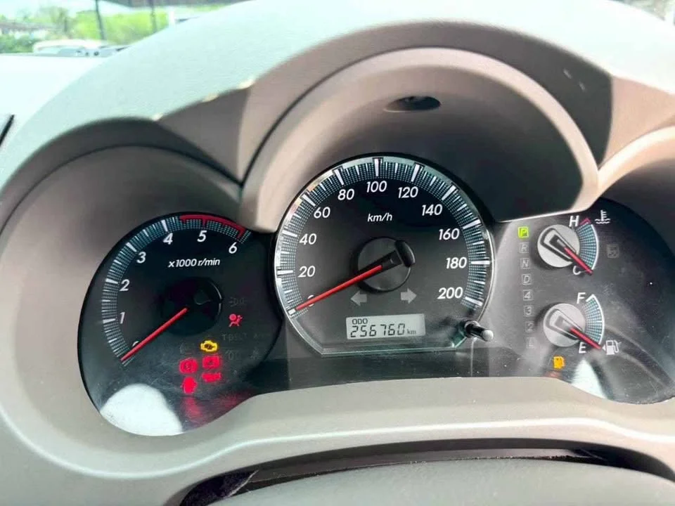 2013 Toyota Fortuner I 3