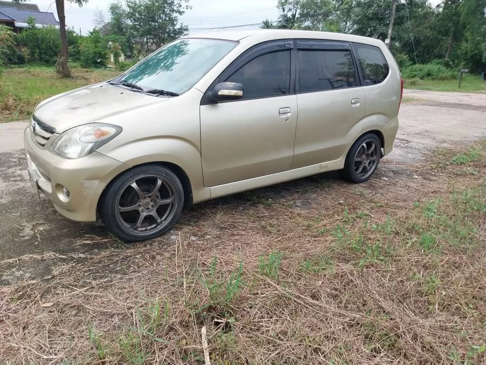 2005 Toyota Avanza I 2