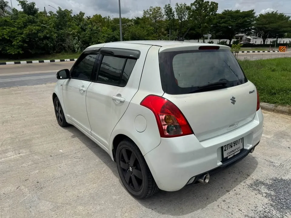 2011 Suzuki Swift I 2