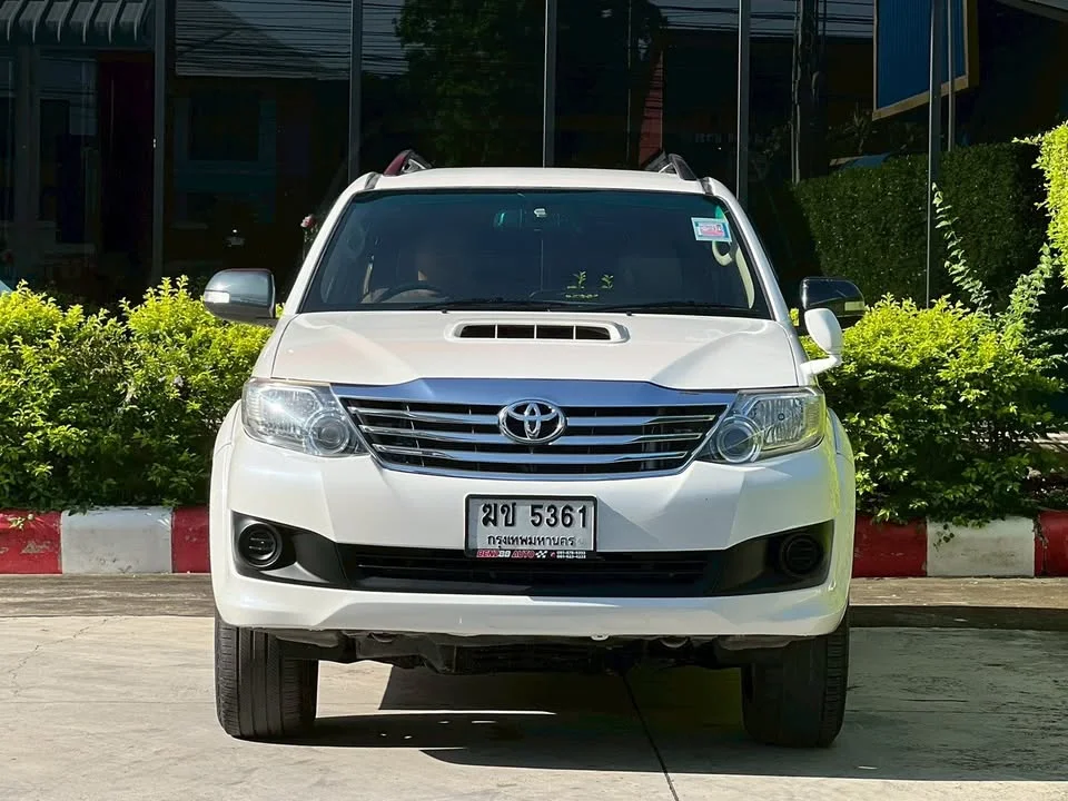 2012 Toyota Fortuner I 3