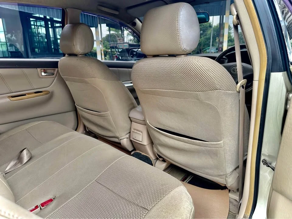 2004 Toyota Corolla Altis IX (E120) 2