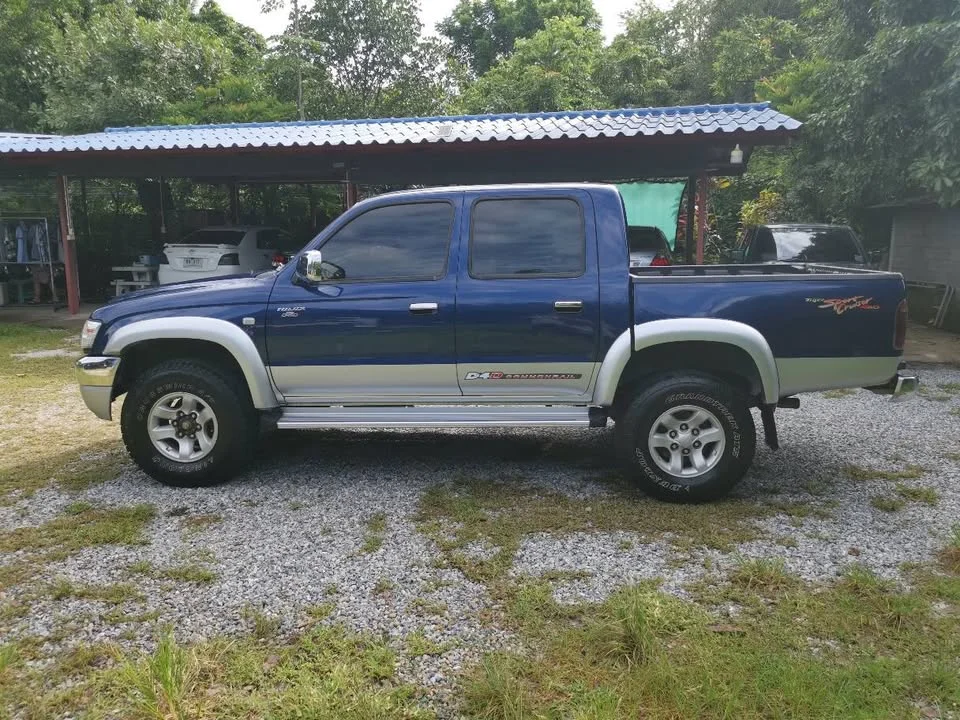 2004 Toyota Hilux Tiger VI 2