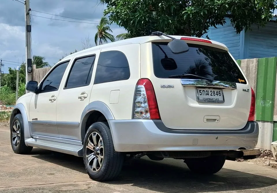 2006 Isuzu MU-7 3