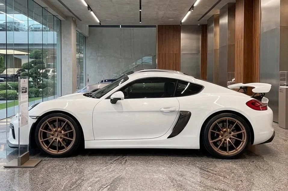 2013 Porsche Boxster and Cayman III 3