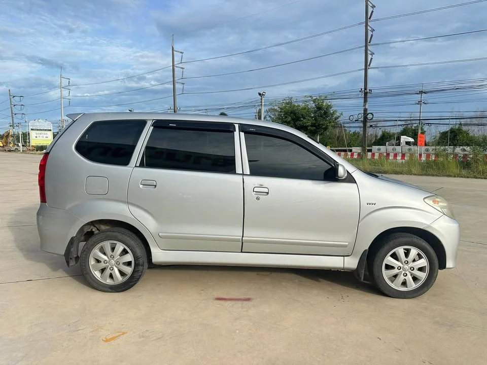 2011 Toyota Avanza I 2