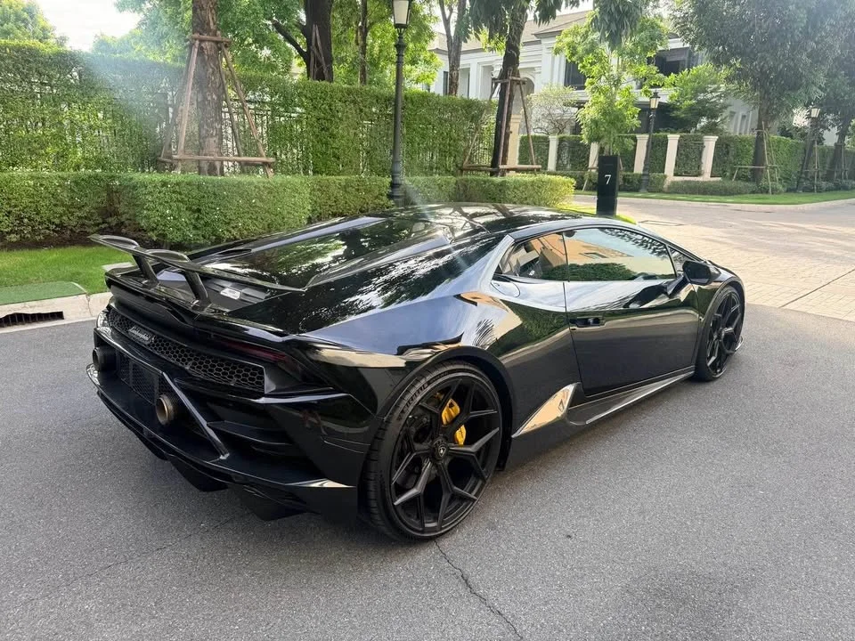 2019 Lamborghini Huracan 2