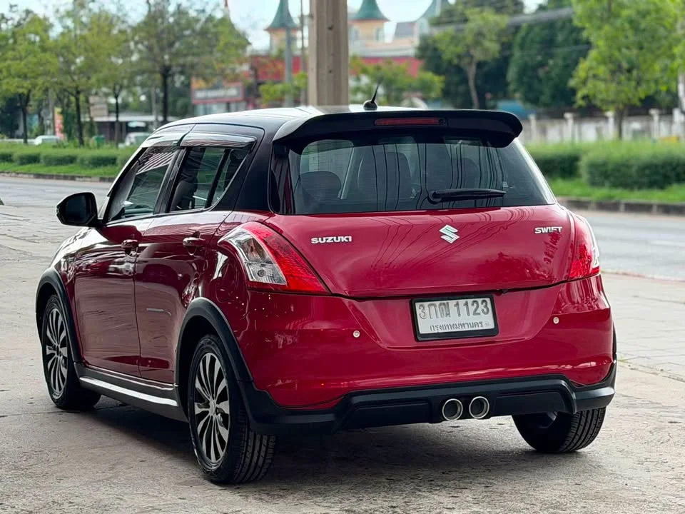 2013 Suzuki Swift II 3