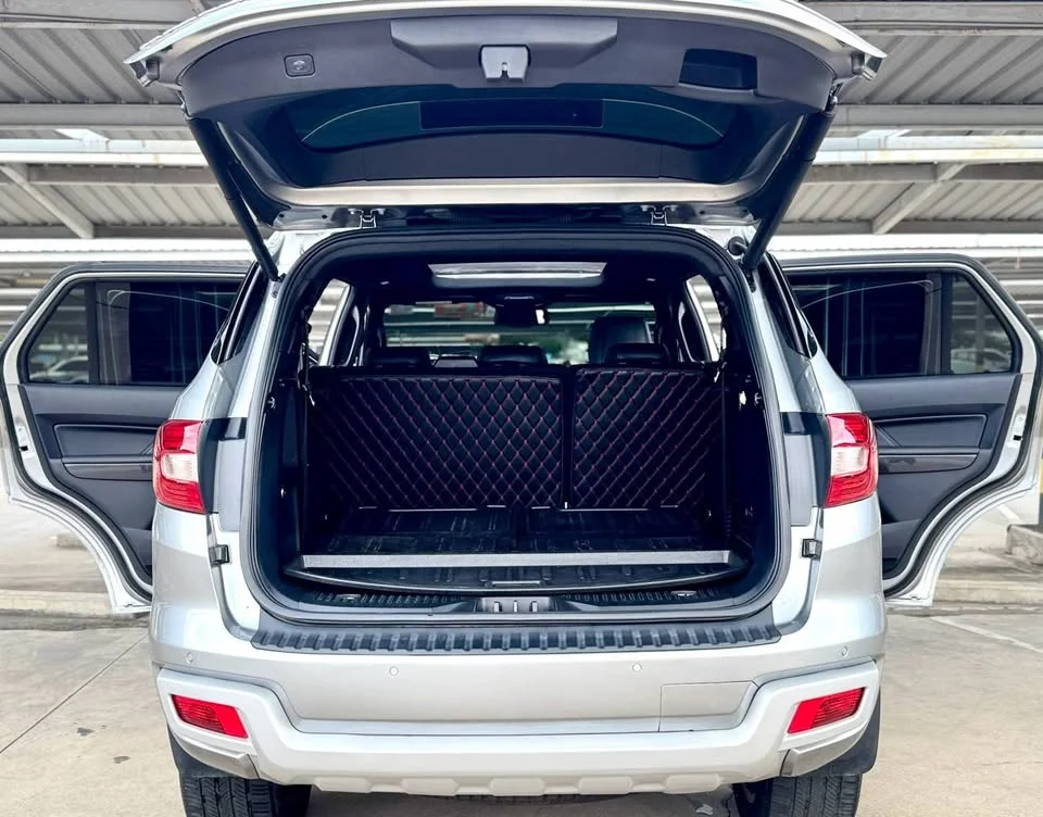 2019 Ford Everest II 2
