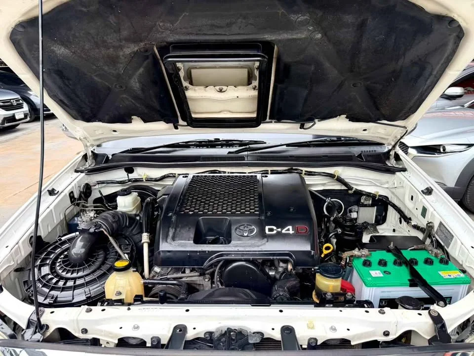 2011 Toyota Fortuner I 2