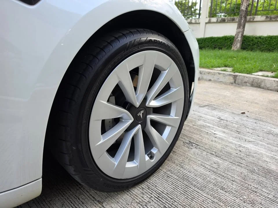 2023 Tesla Model 3 3